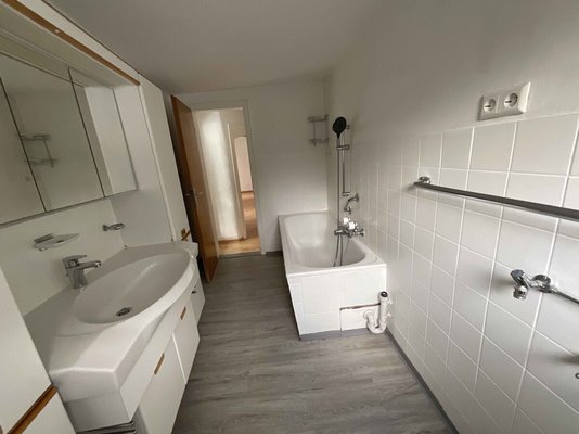 1 OG_Badezimmer_www.villingen.immobilien 1 OG_Badezimmer_www.villingen.immobilien