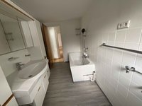 1 OG_Badezimmer_www.villingen.immobilien 1 OG_Badezimmer_www.villingen.immobilien