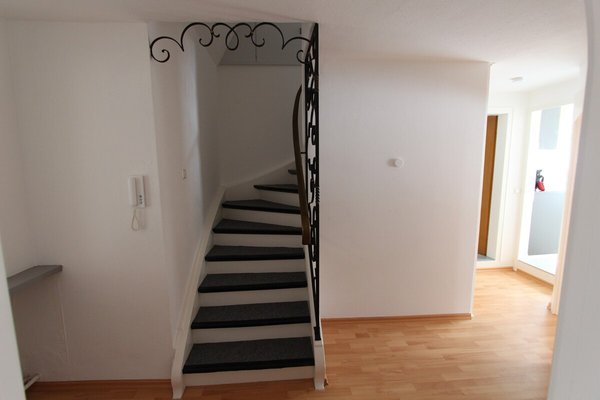 1 OG_Treppenaufgang_www.villingen.immobilien 1 OG_Treppenaufgang_www.villingen.immobilien