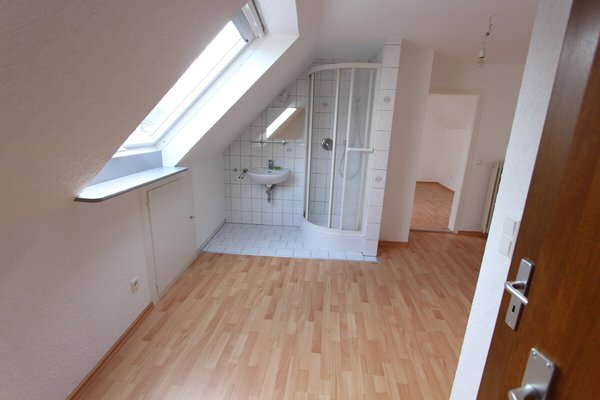 2 OG_Ankleide/Dusche_www.villingen.immobilien 2 OG_Ankleide/Dusche_www.villingen.immobilien