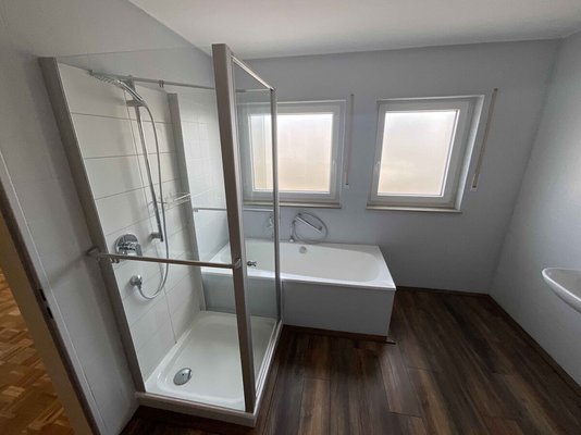 Badezimmer_www.villingen.immobilien Badezimmer_www.villingen.immobilien