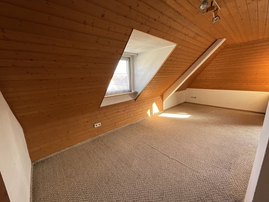 DG_Zimmer_www.villingen.immobilien DG_Zimmer_www.villingen.immobilien